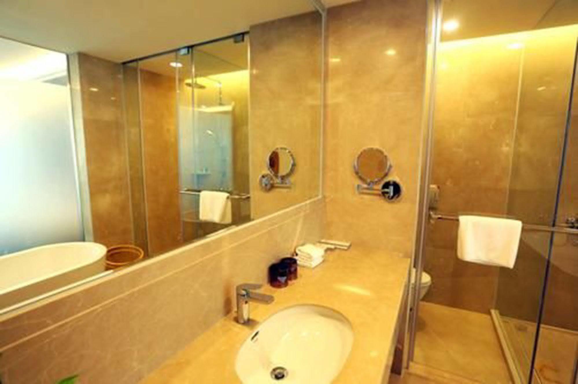 Shenzhen Baoan Plus Gems Cube Hotel Ngoại thất bức ảnh